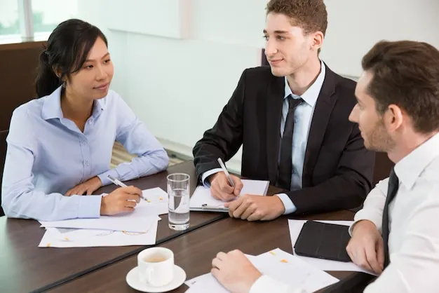 Reunião da equipe jurídica no escritório